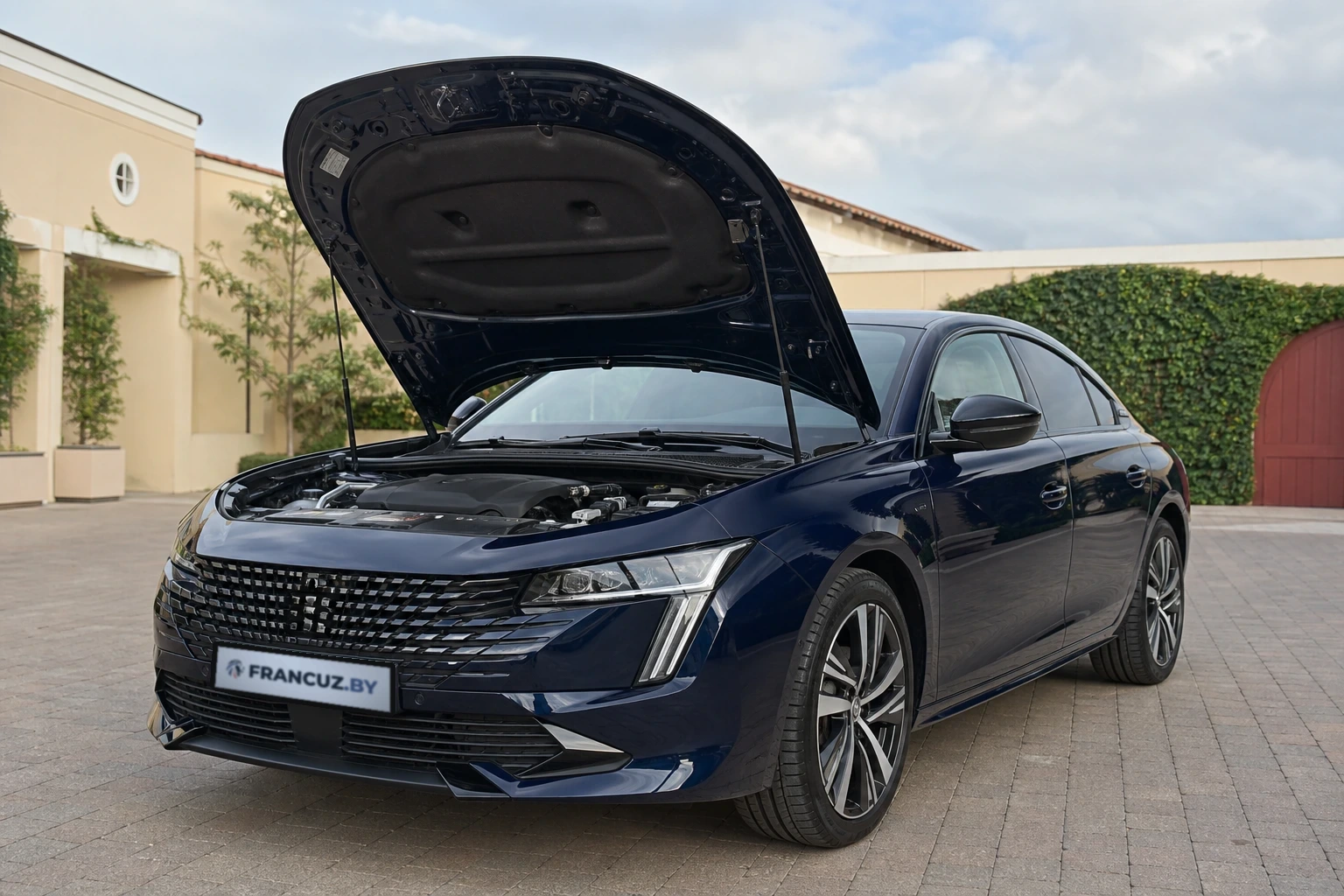 Фотоотчёт: моторный отсек Peugeot 508